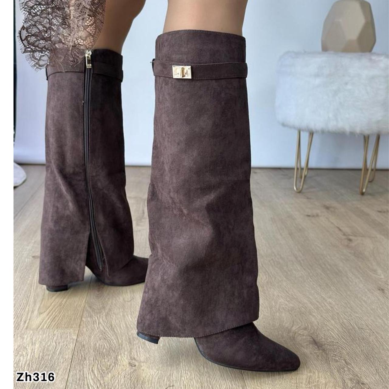 Bota caña alta café doblez detalle dorado tacon 9cm 52201 C-109